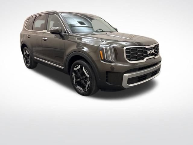 Certified 2024 Kia Telluride S image 3