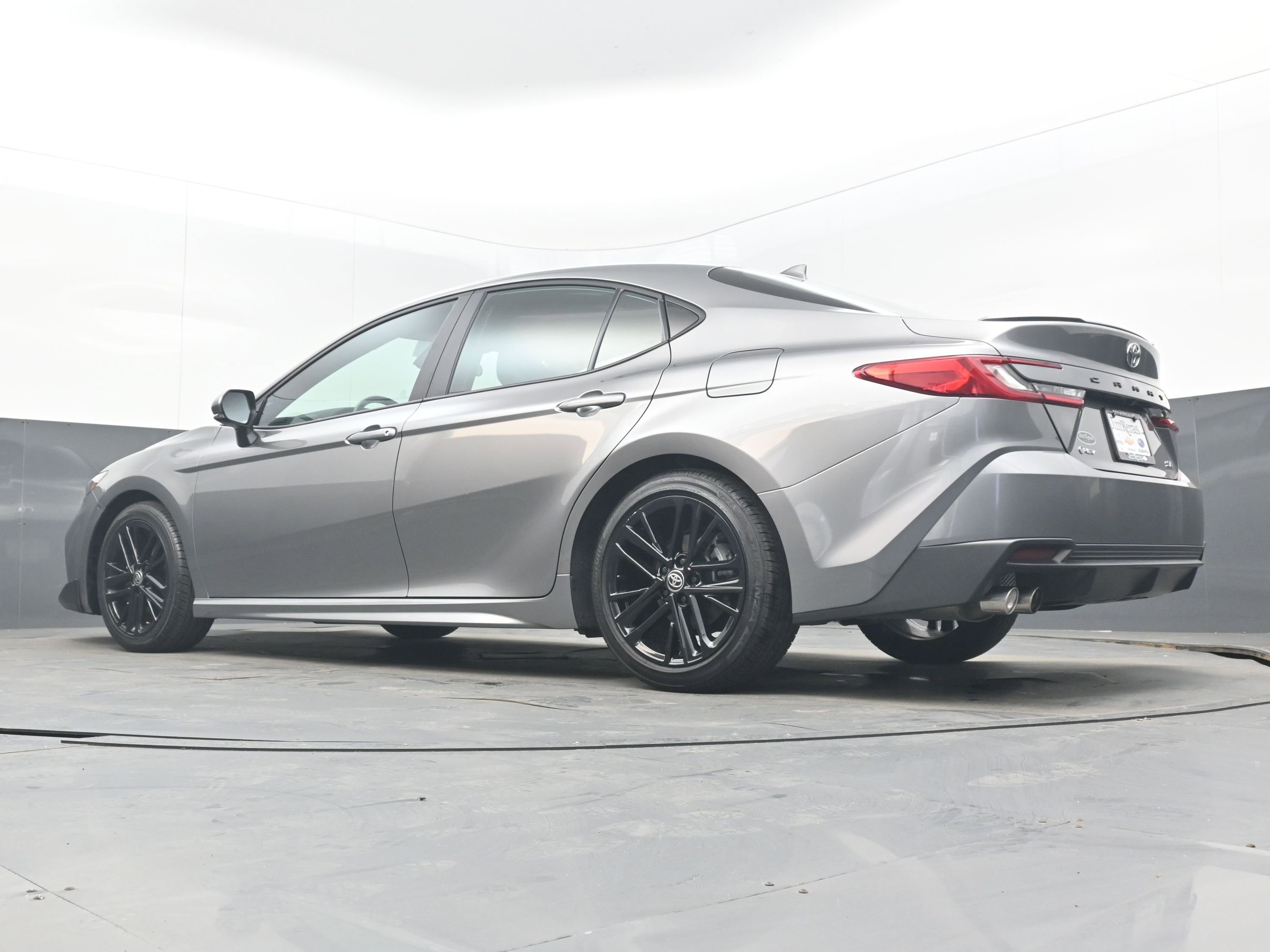 Used 2025 Toyota Camry SE FWD image 26