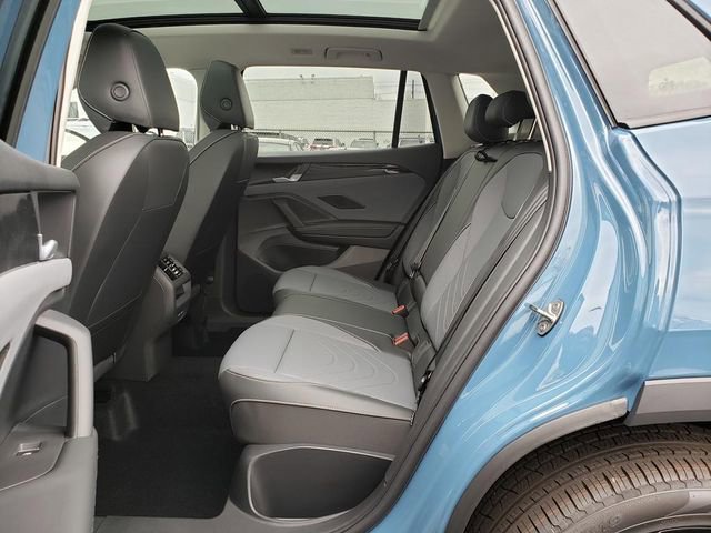 New 2026 Volkswagen Tiguan SE image 8