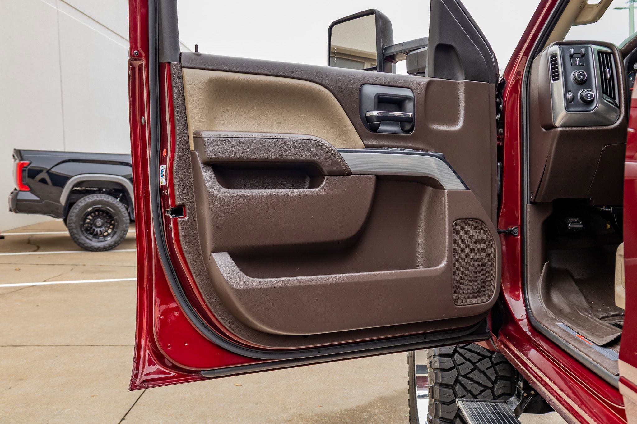 Used 2016 Chevrolet Silverado 2500 LT w/ LT Convenience Package AWD/4WD image 34