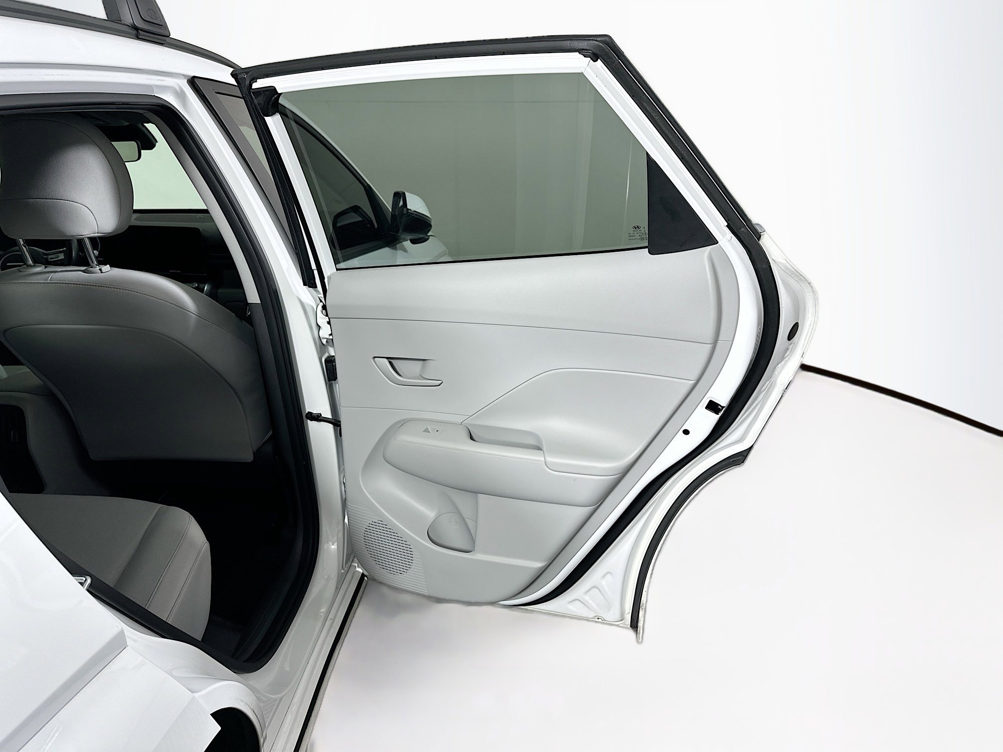 Used 2024 Hyundai Kona SEL FWD image 31