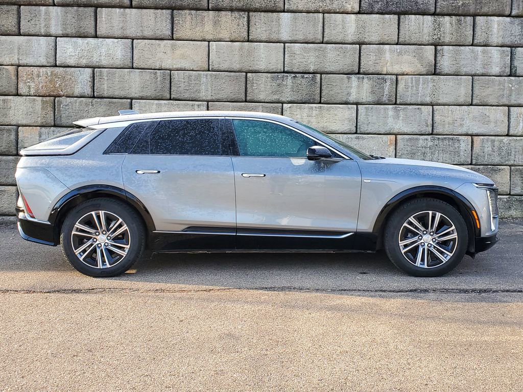 Used 2024 Cadillac Lyriq Luxury w/ LPO, Floor Liner Package image 6