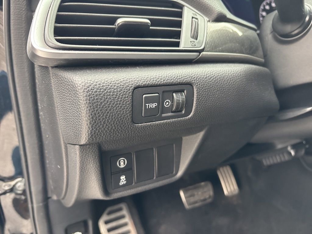 Used 2018 Honda Accord Sport image 16