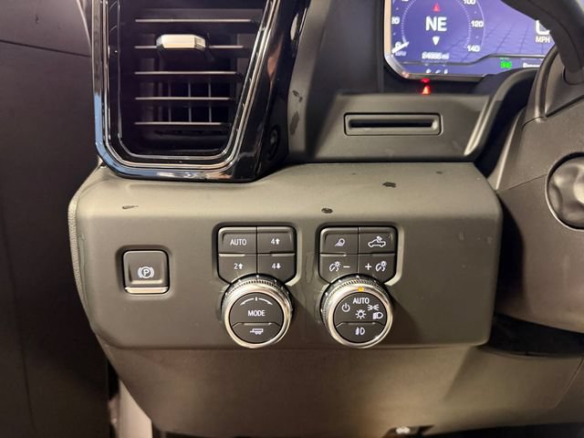 Used 2024 GMC Sierra 1500 AT4 w/ AT4 Preferred Package AWD/4WD image 31