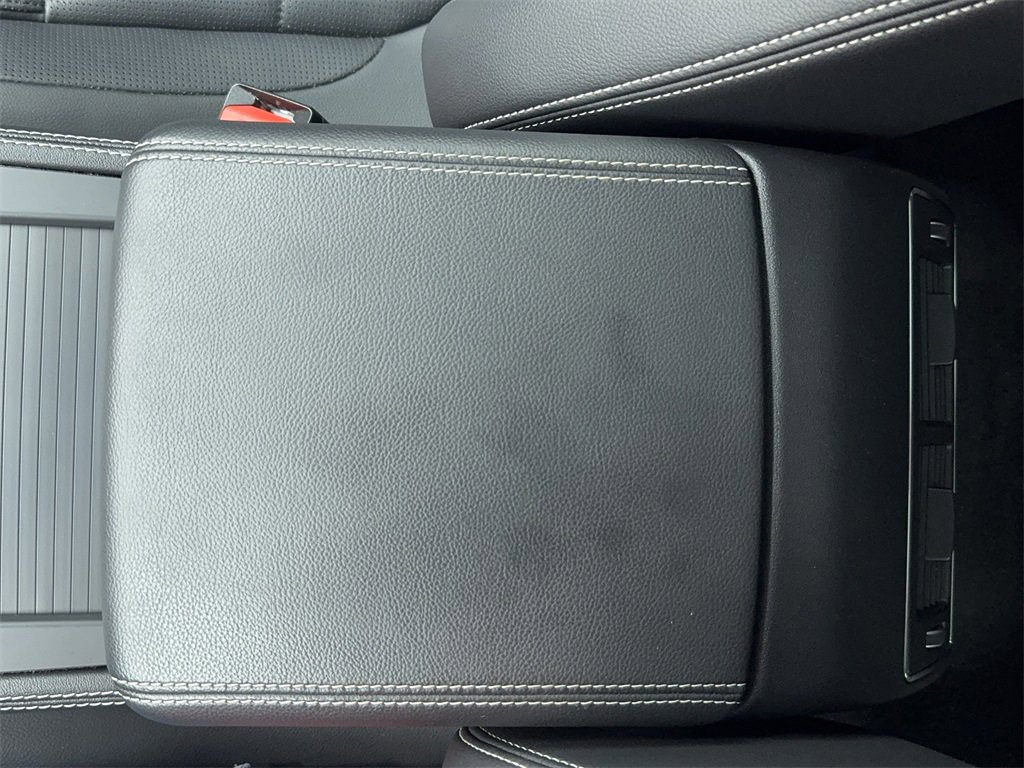 Used 2024 Jaguar F-PACE R-Dynamic S image 35