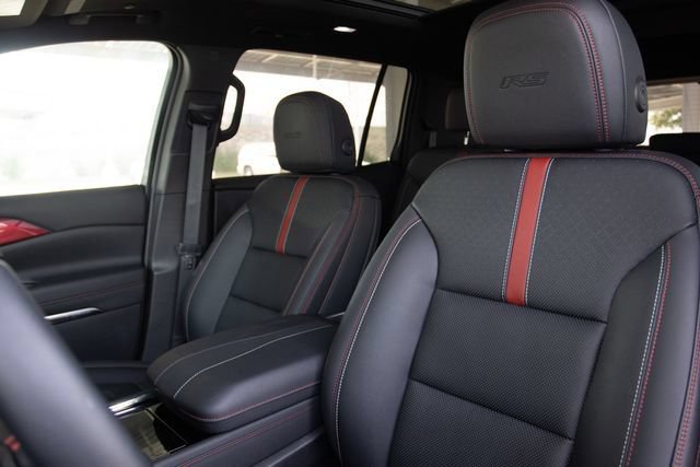 Used 2024 Chevrolet Traverse RS w/ LPO, Floor Liner Package AWD/4WD image 11