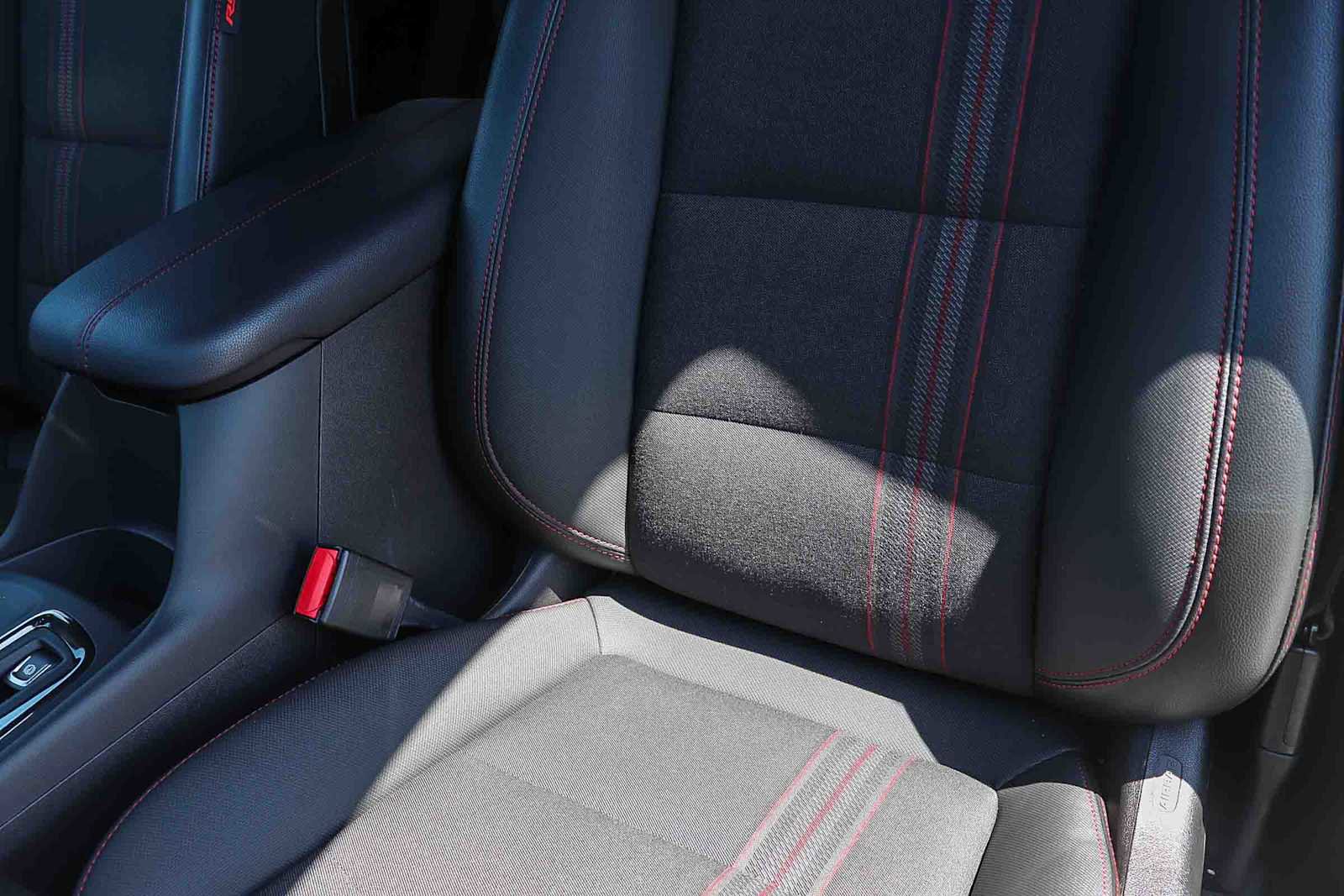 Used 2023 Chevrolet Equinox RS image 25