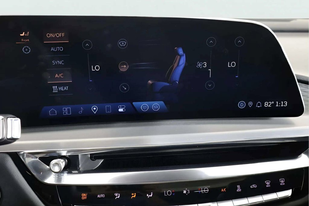 Used 2024 Cadillac Lyriq Luxury RWD image 34