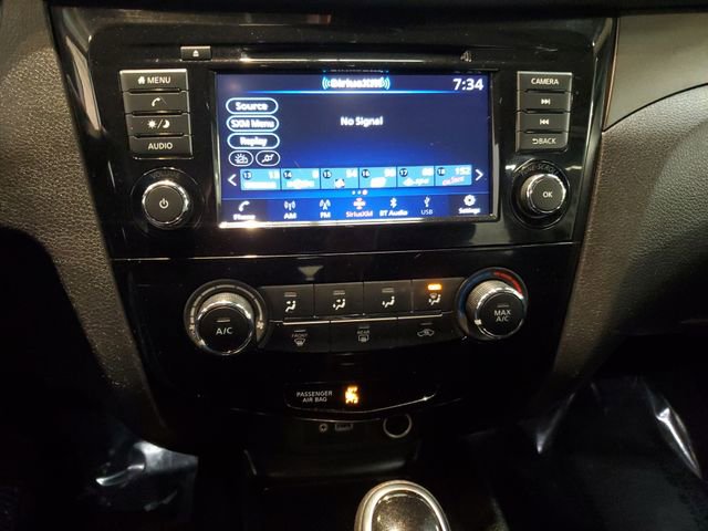 Used 2020 Nissan Rogue Sport S image 18