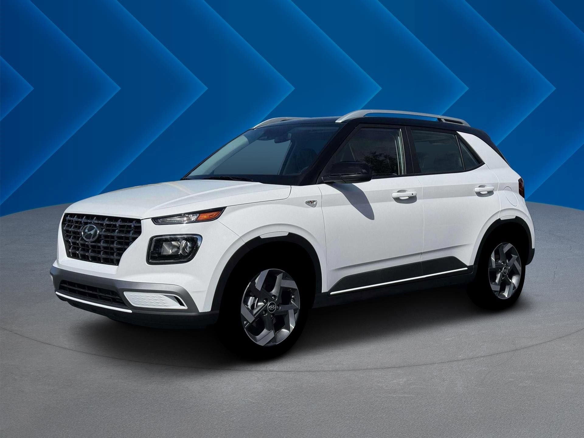 Used 2026 Hyundai Venue SEL FWD image 2