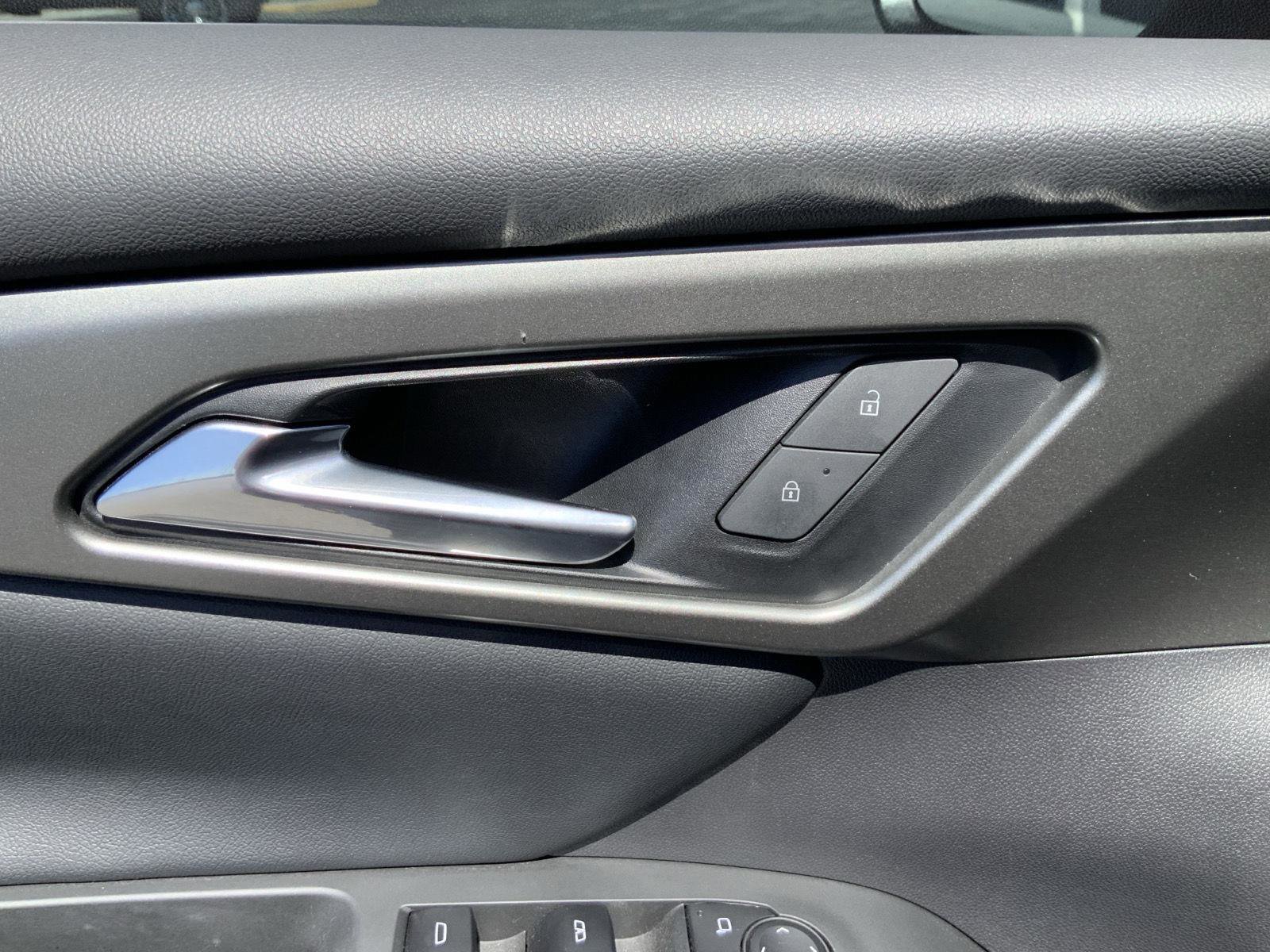 Used 2025 Chevrolet Traverse LT w/ Midnight/Sport Edition AWD/4WD image 24