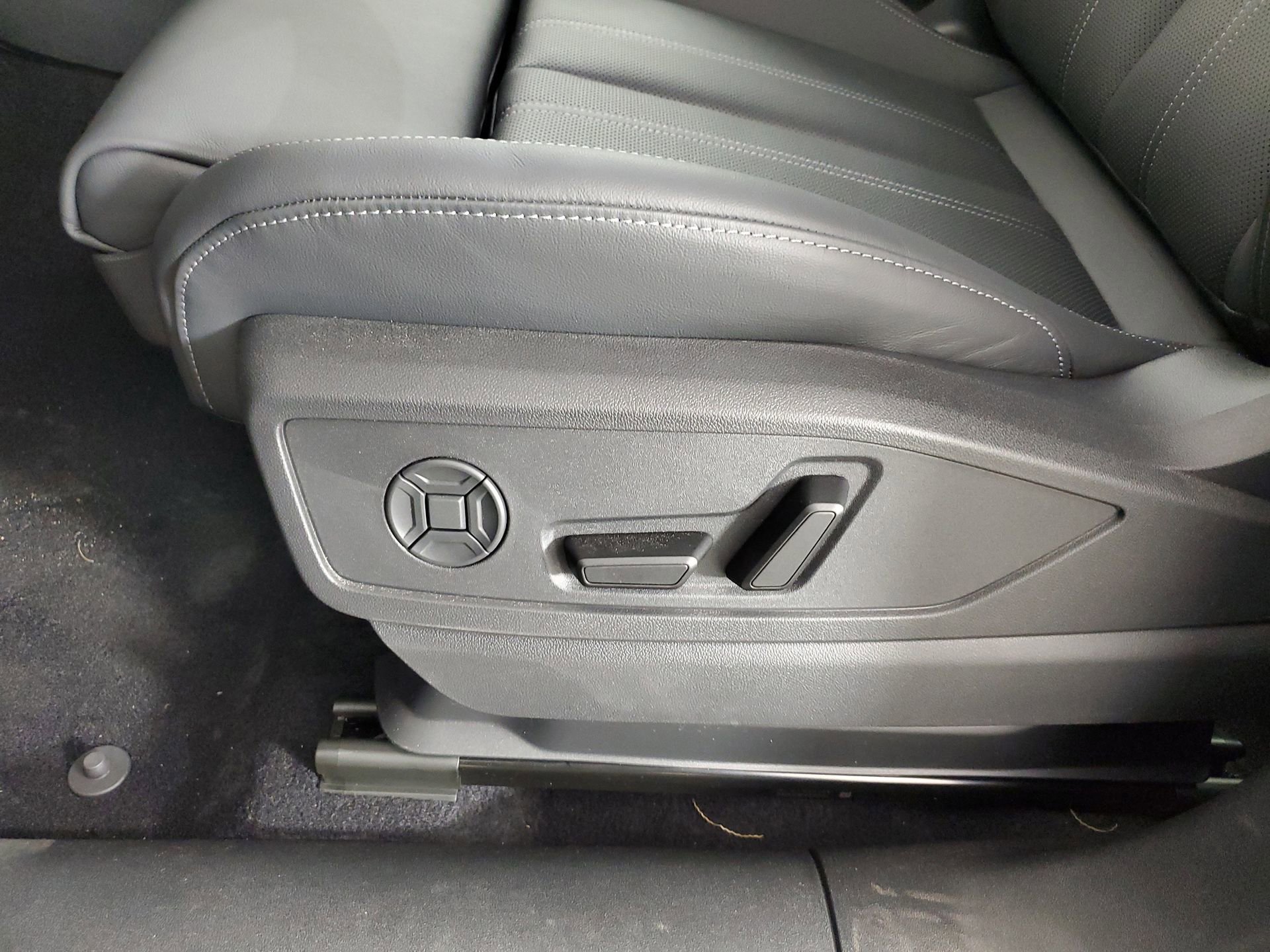 New 2026 Audi Q5 Premium Plus image 25