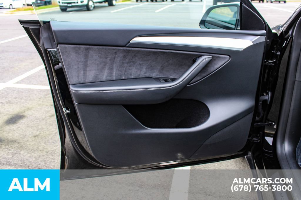 Used 2024 Tesla Model Y Performance image 37