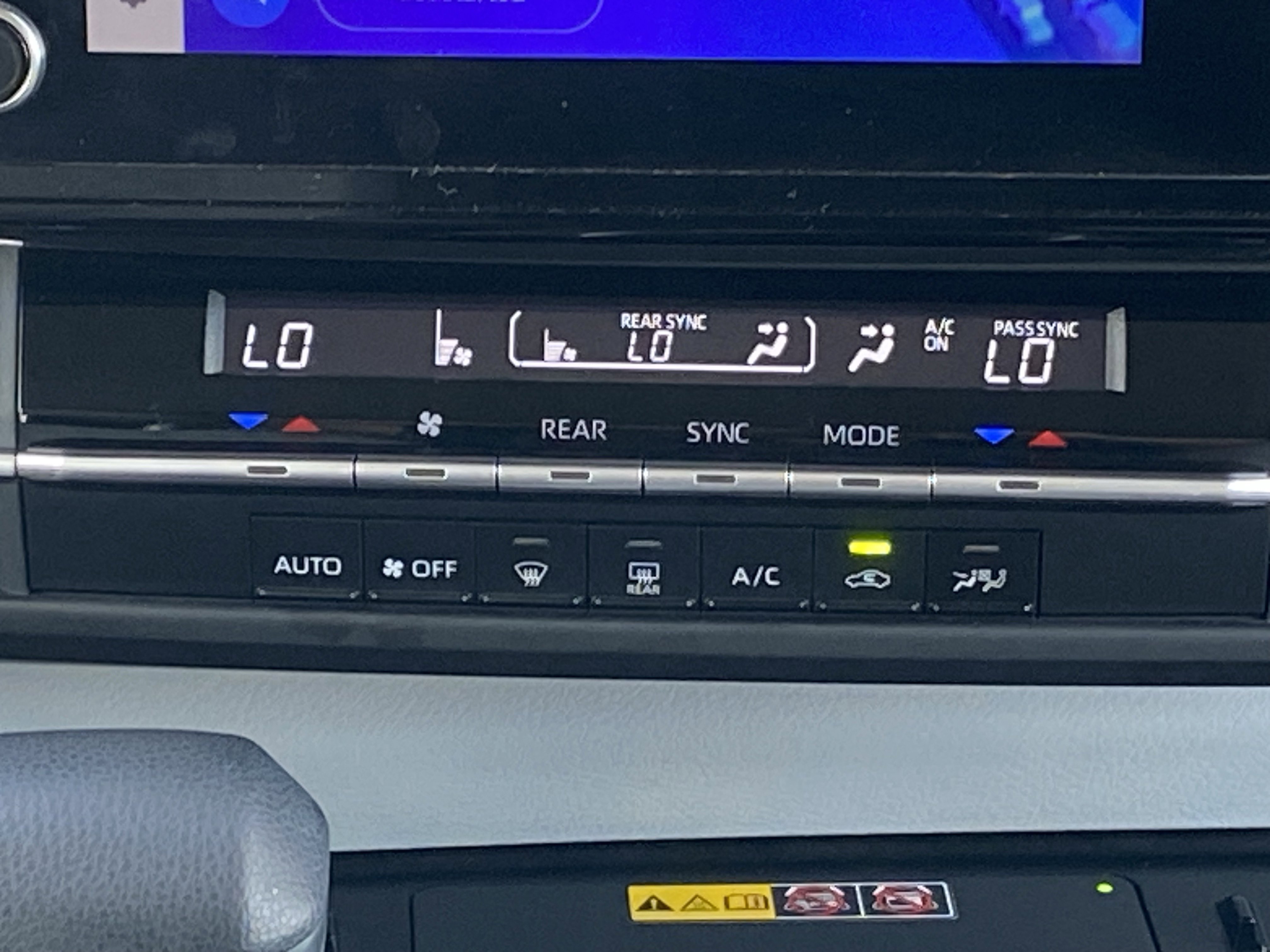 Certified 2025 Toyota Sienna LE FWD image 15