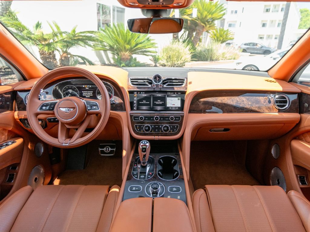 Used 2022 Bentley Bentayga AWD/4WD image 4