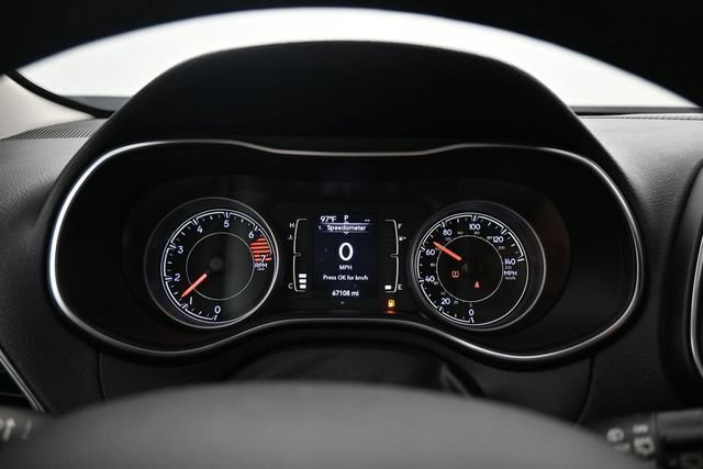 Used 2019 Jeep Cherokee Latitude Plus AWD/4WD image 9