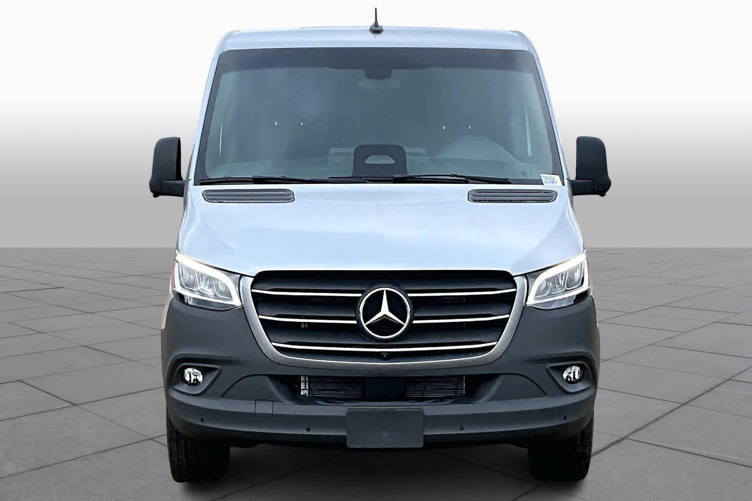 Used 2026 Mercedes-Benz Sprinter 2500 image 3