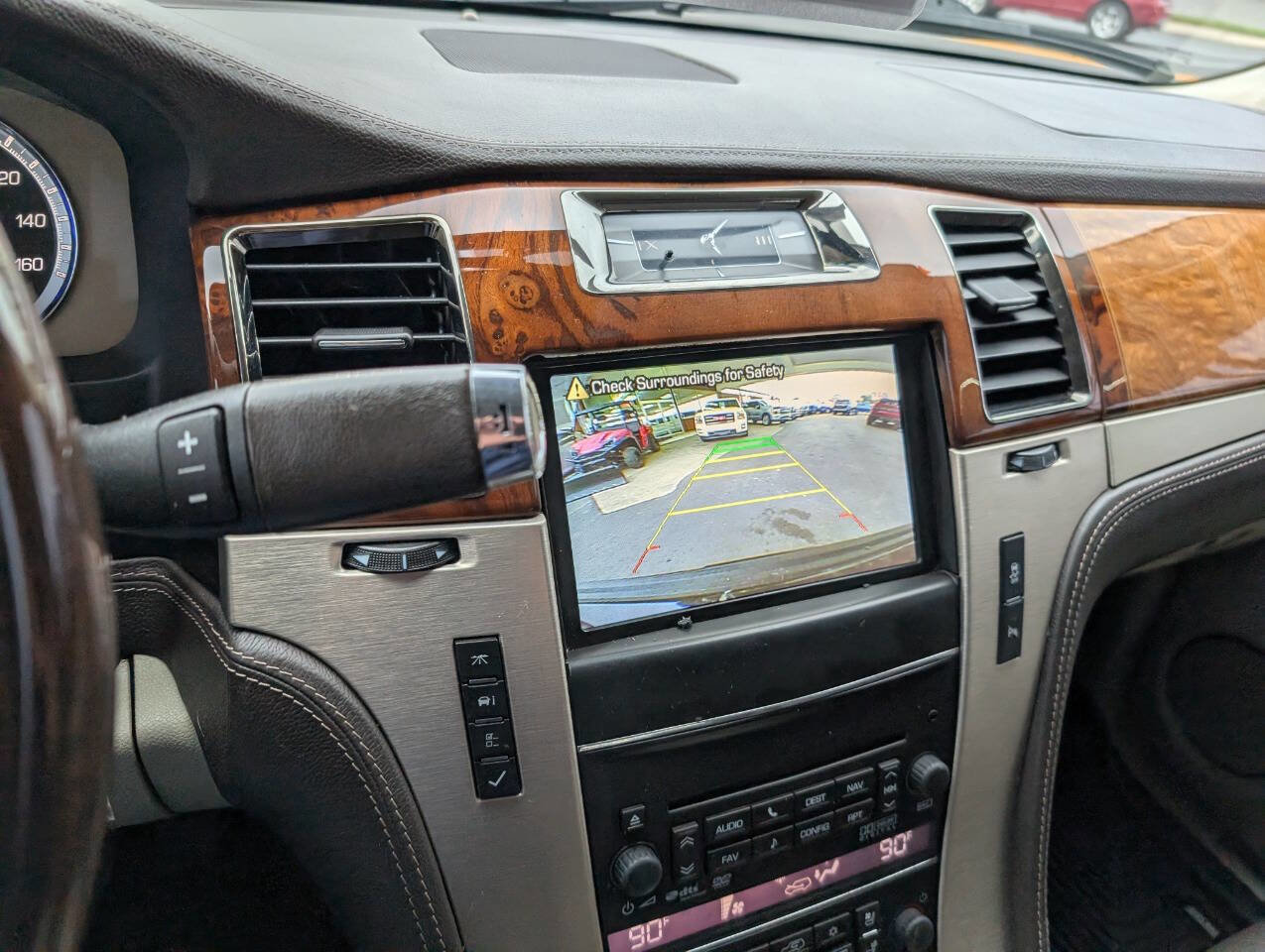 Used 2014 Cadillac Escalade Platinum image 25