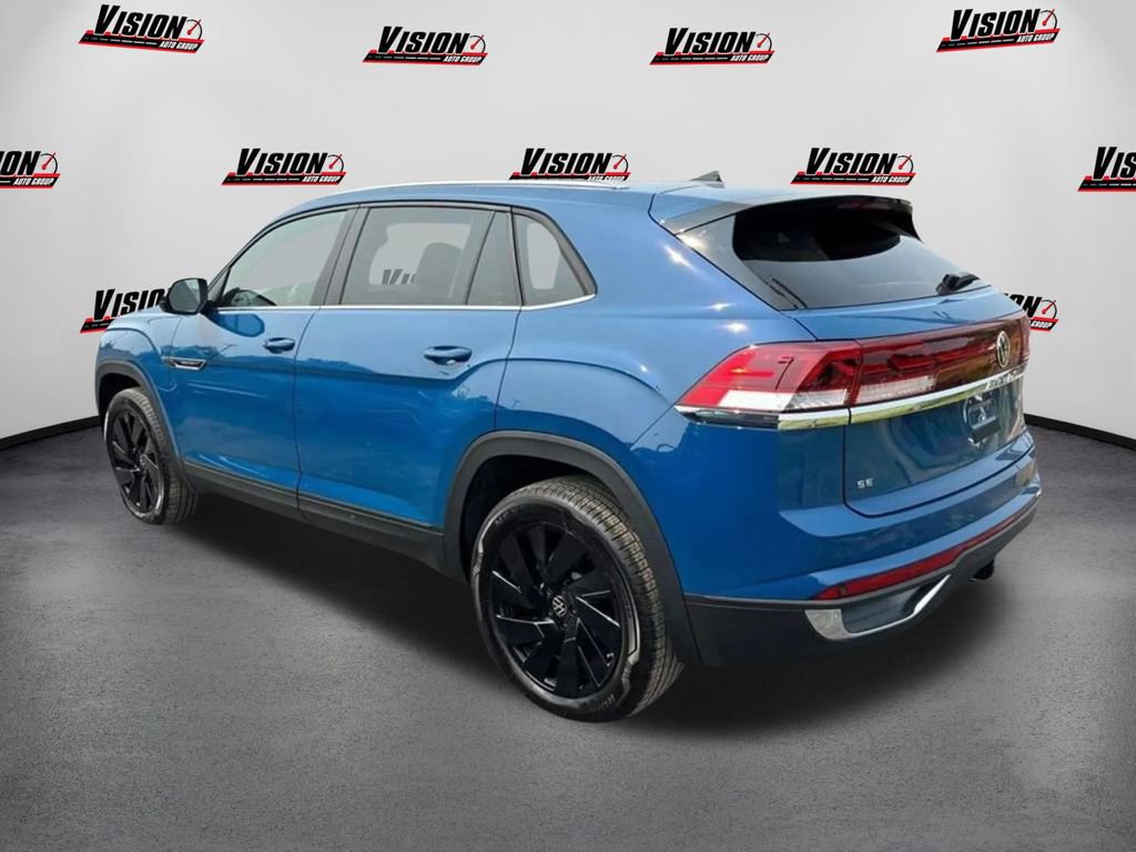 Used 2025 Volkswagen Atlas Cross Sport SE image 7