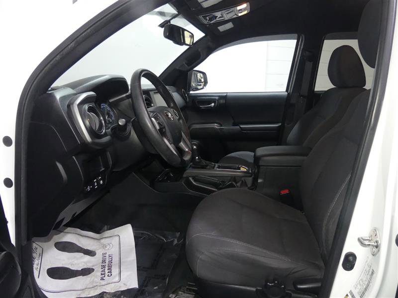 Used 2017 Toyota Tacoma TRD Off-Road w/ Tow Package image 17