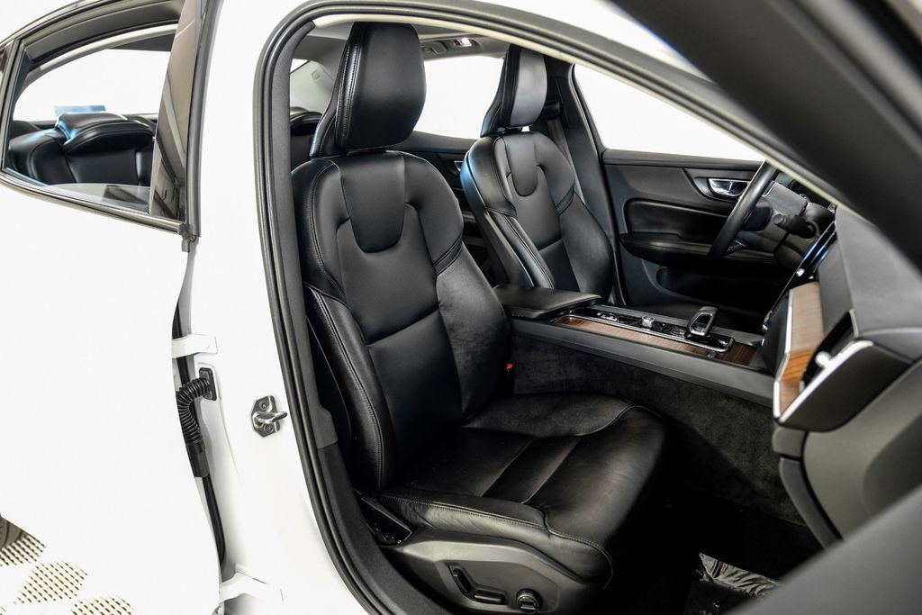 Used 2022 Volvo S60 B5 Inscription image 36