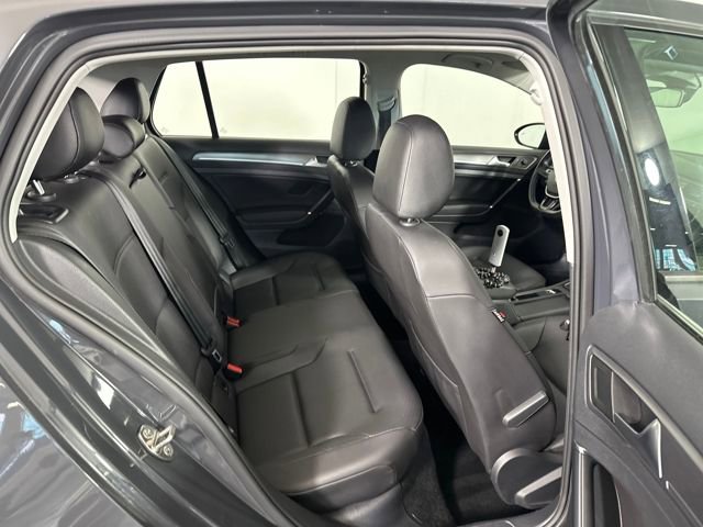 Used 2019 Volkswagen e-Golf SEL Premium image 27
