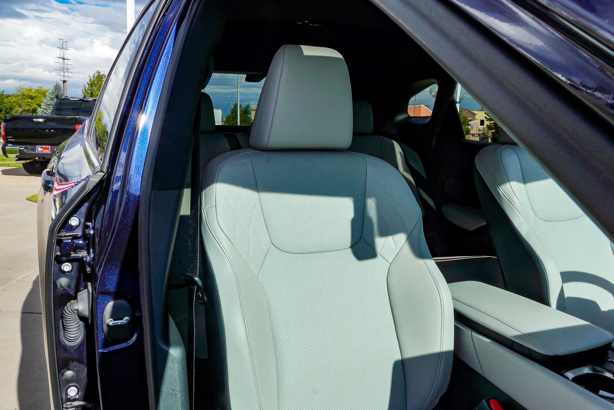 Used 2023 Lexus RX 350 Premium w/ Cold Area Package AWD/4WD image 27