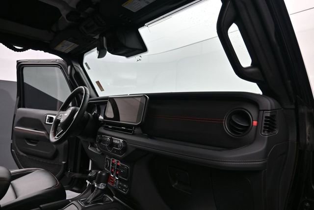 Used 2024 Jeep Gladiator Rubicon w/ Technology Group AWD/4WD image 27