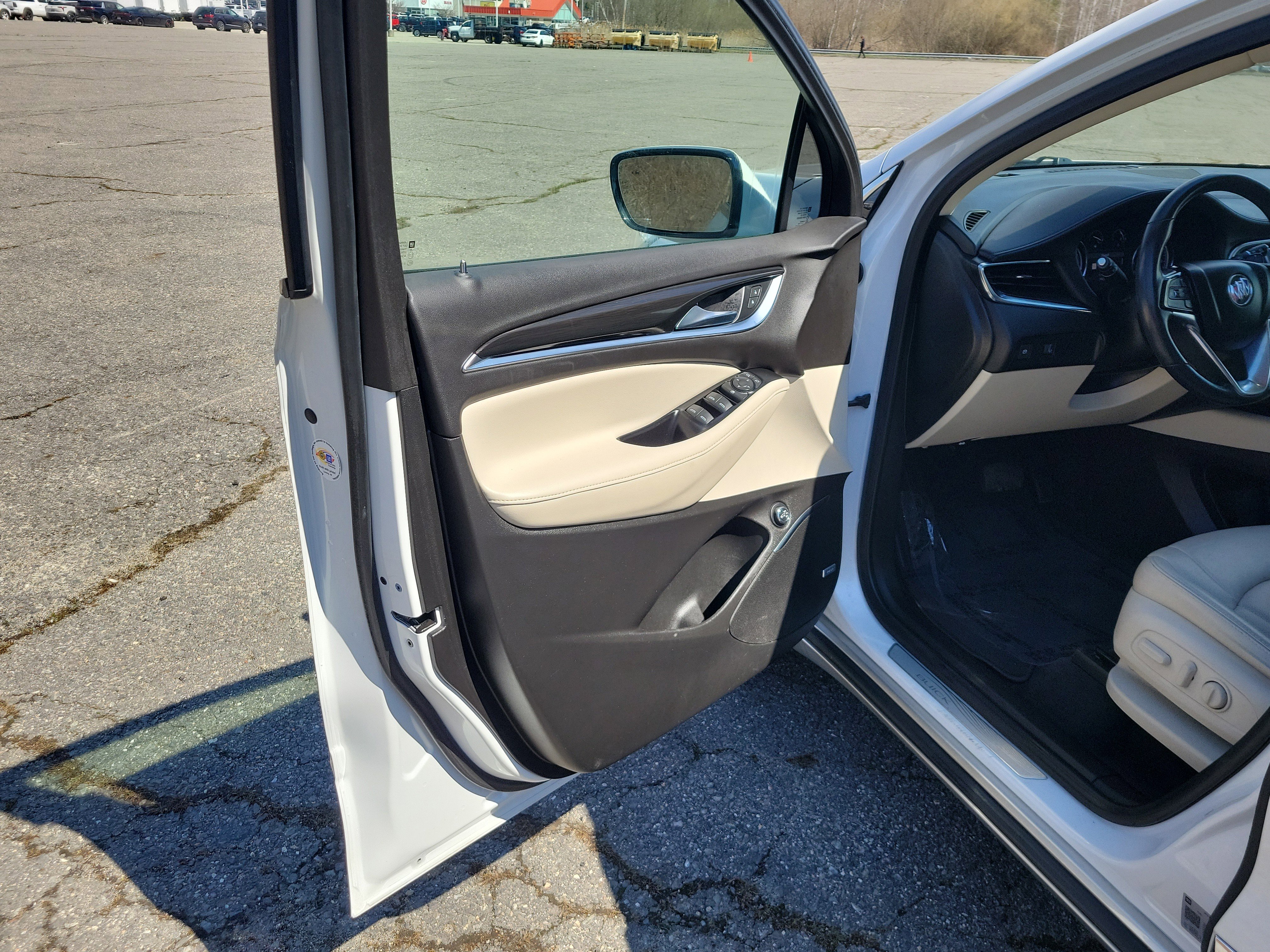 Used 2023 Buick Enclave Essence w/ Experience Buick Package AWD/4WD image 15