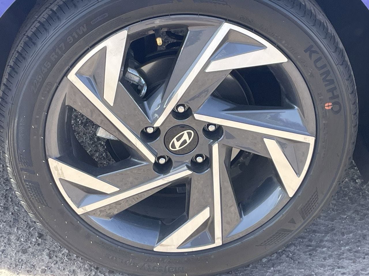 Certified 2025 Hyundai Elantra Sport FWD image 9