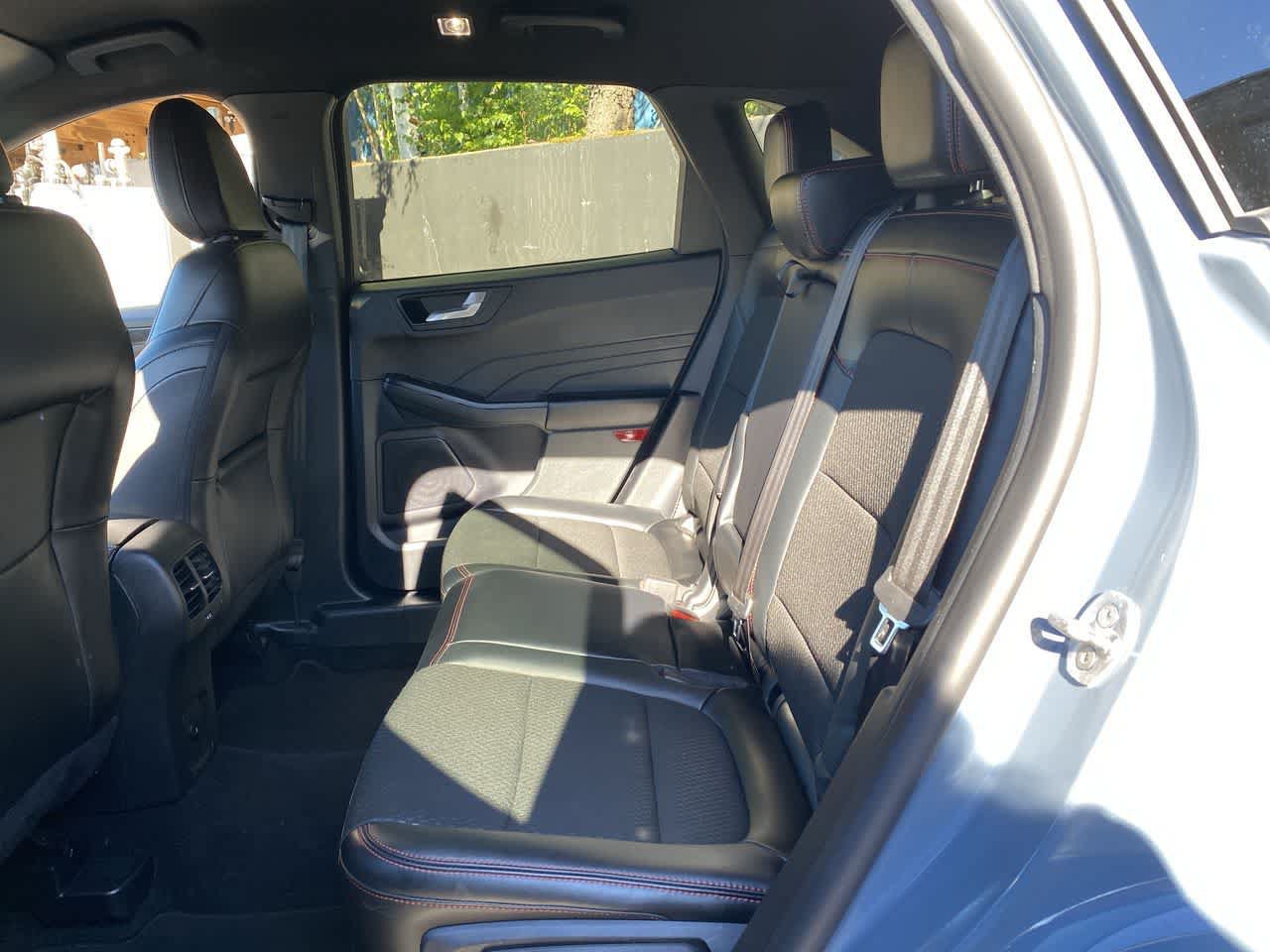 Used 2025 Ford Escape ST-Line Select AWD/4WD image 17