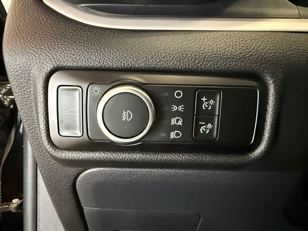 Used 2024 Ford Explorer XLT w/ Equipment Group 202A AWD/4WD image 19