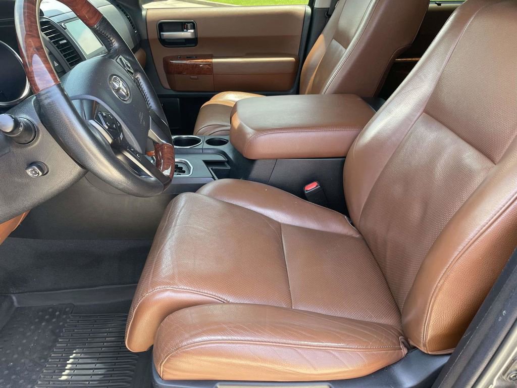 Used 2020 Toyota Sequoia Platinum AWD/4WD image 13