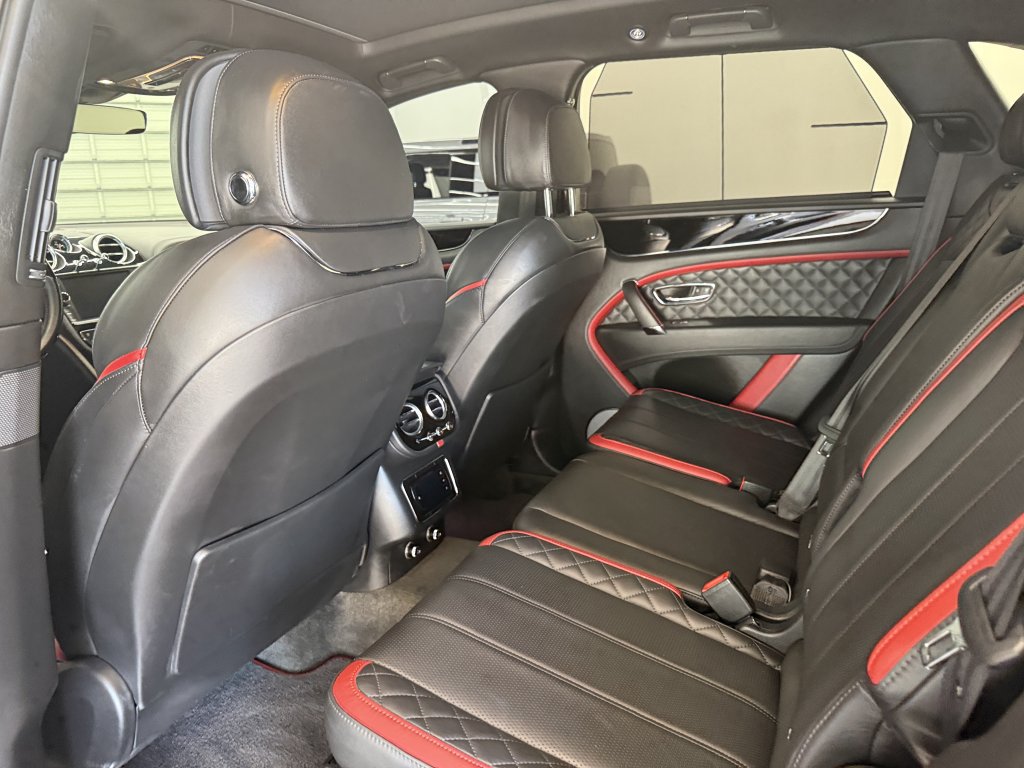 Used 2020 Bentley Bentayga Speed AWD/4WD image 18
