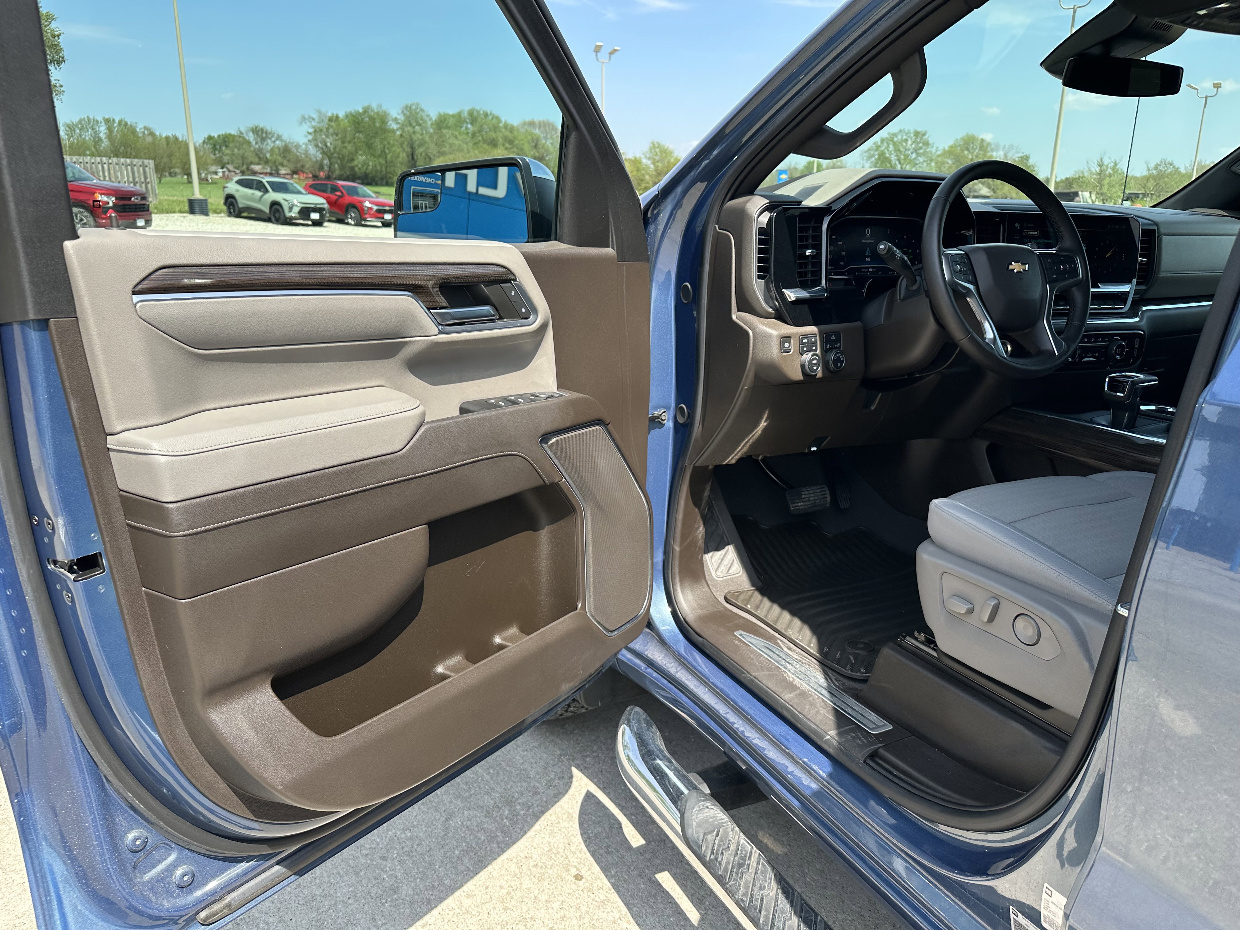 Used 2024 Chevrolet Silverado 1500 LT w/ Texas Edition Plus AWD/4WD image 17