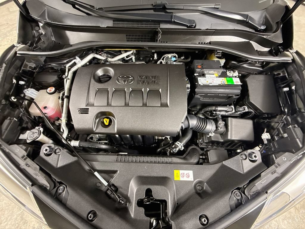 Used 2020 Toyota C-HR LE FWD image 32