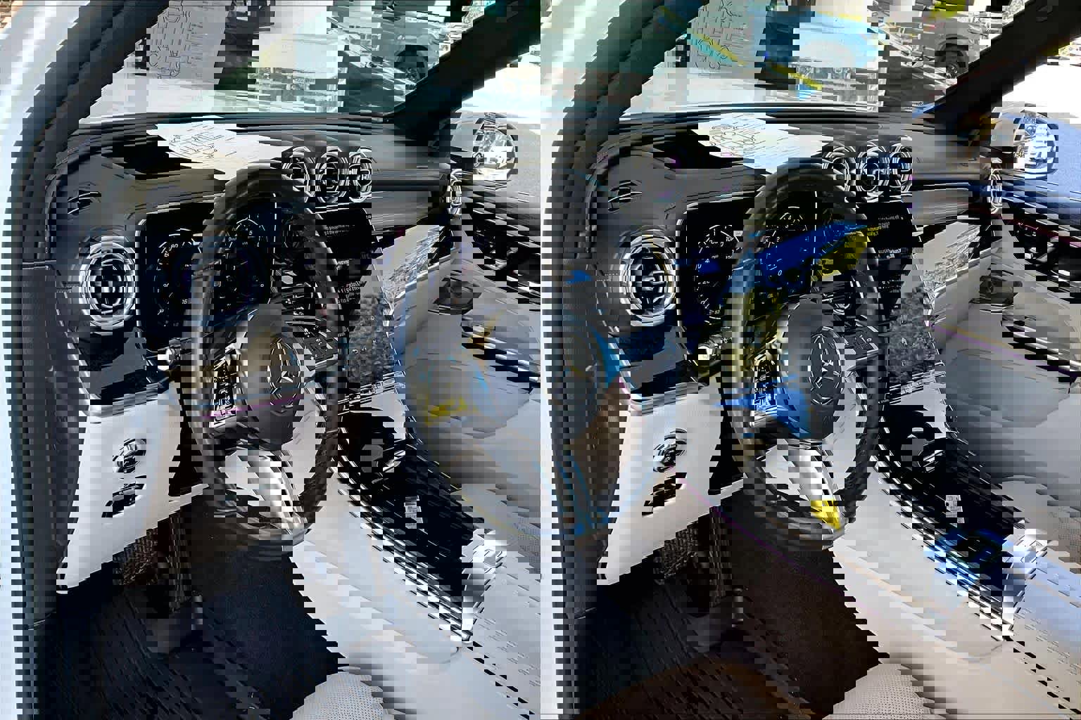 Used 2025 Mercedes-Benz GLC 300 4MATIC image 18