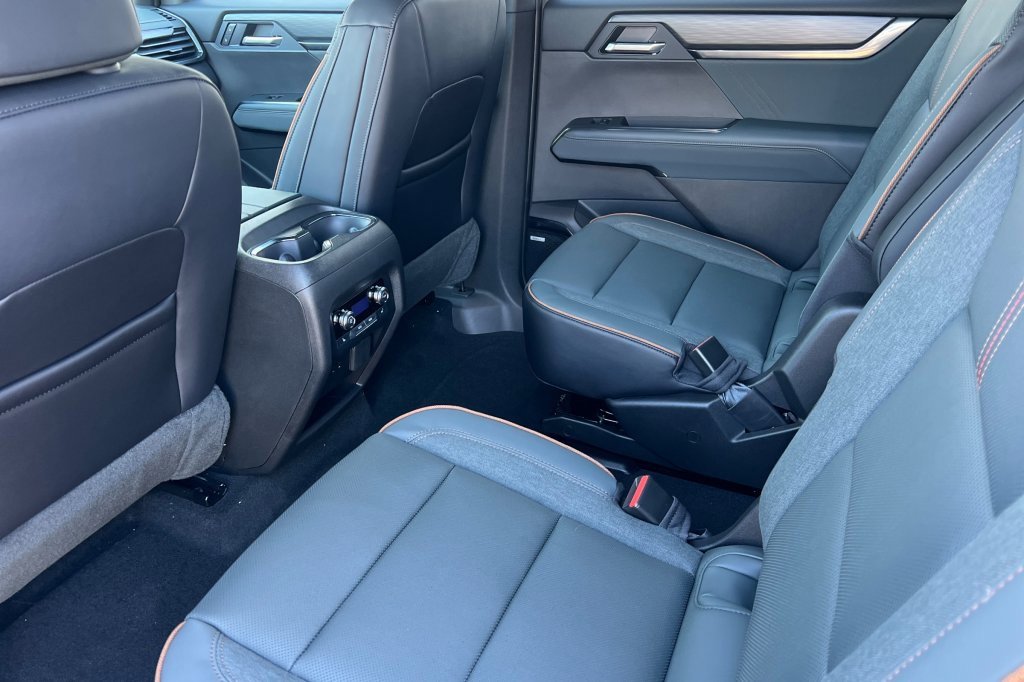 New 2026 GMC Acadia AT4 w/ Luxury Package image 9