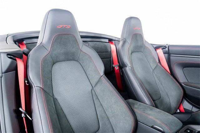 Used 2025 Porsche 911 Carrera 4 GTS image 18