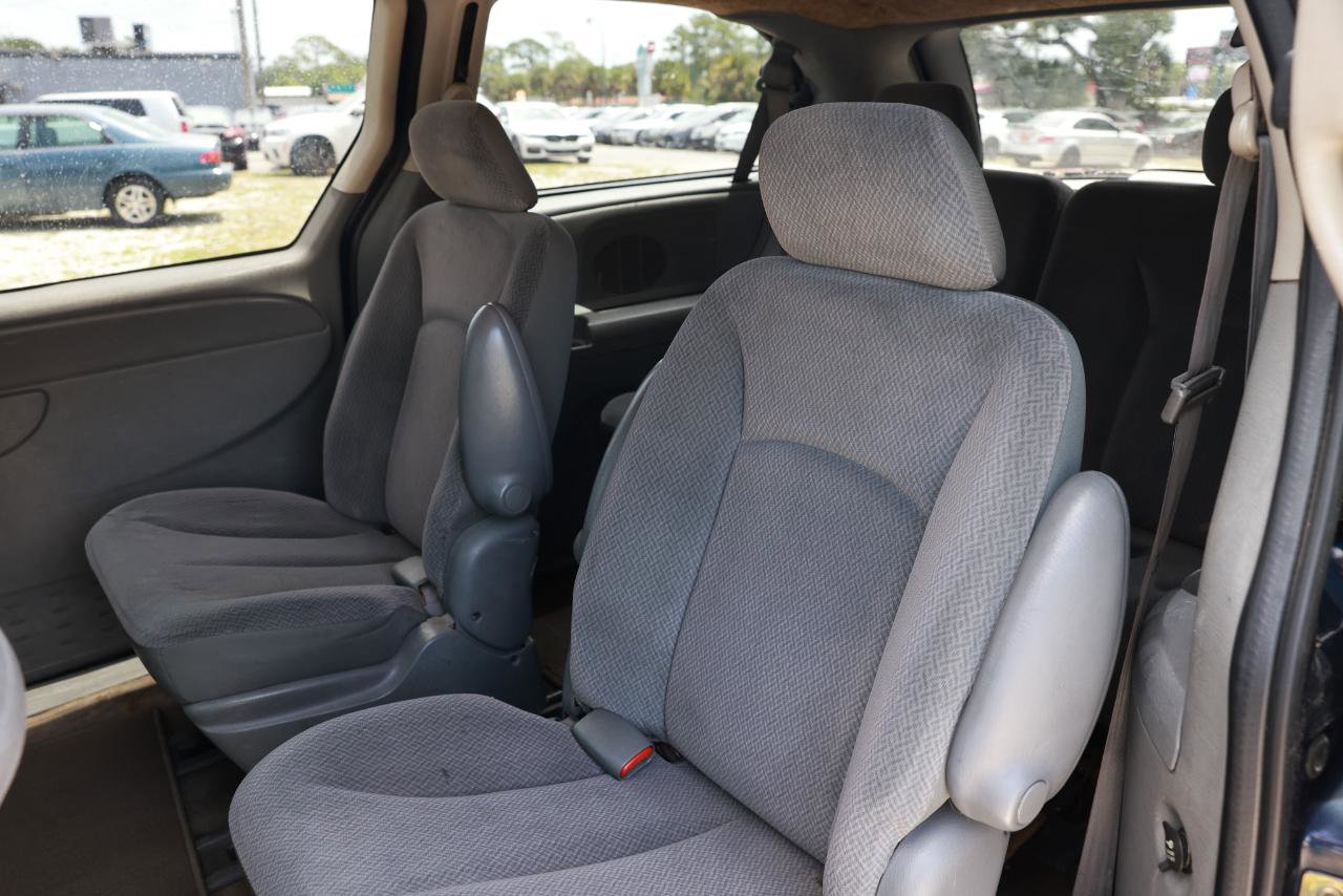 Used 2005 Dodge Grand Caravan SE w/ Popular Equipment Group I FWD image 8