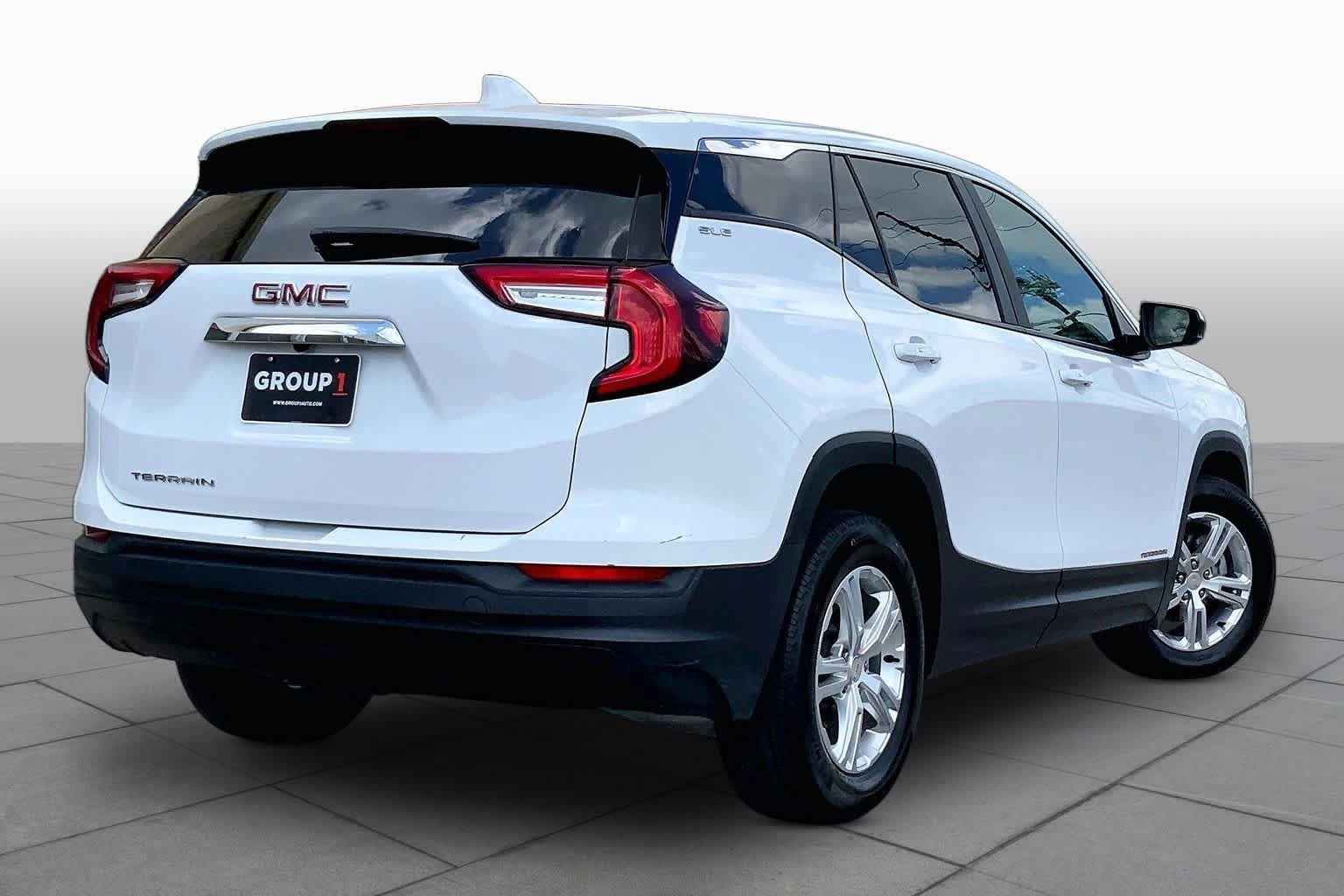 Used 2024 GMC Terrain SLE FWD image 12