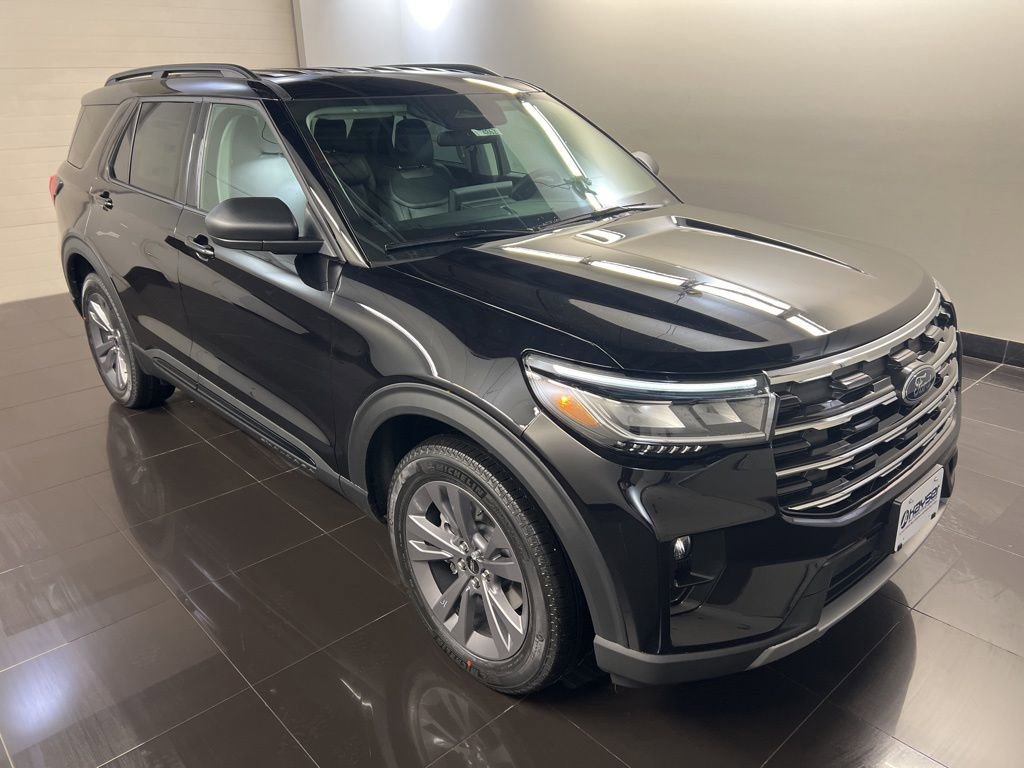 New 2026 Ford Explorer Active w/ Active Comfort Package AWD/4WD image 1