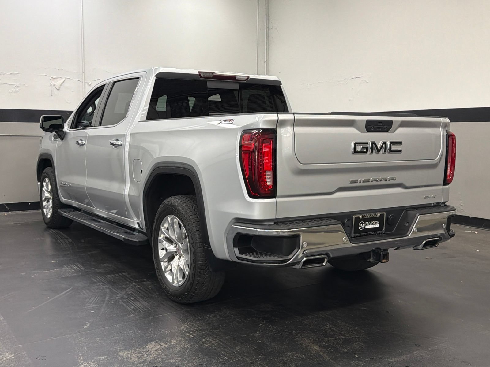 Used 2021 GMC Sierra 1500 SLT w/ SLT Premium Plus Package AWD/4WD image 9