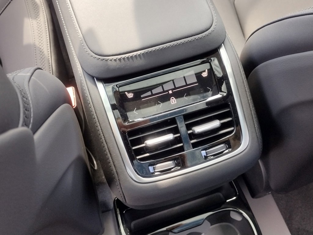 New 2026 Volvo XC90 B6 Plus image 27