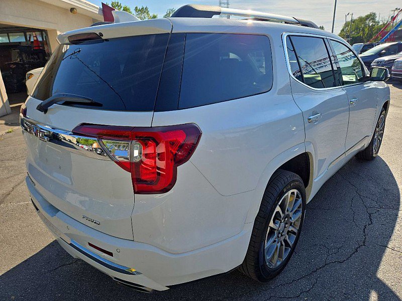 Used 2021 GMC Acadia Denali image 2