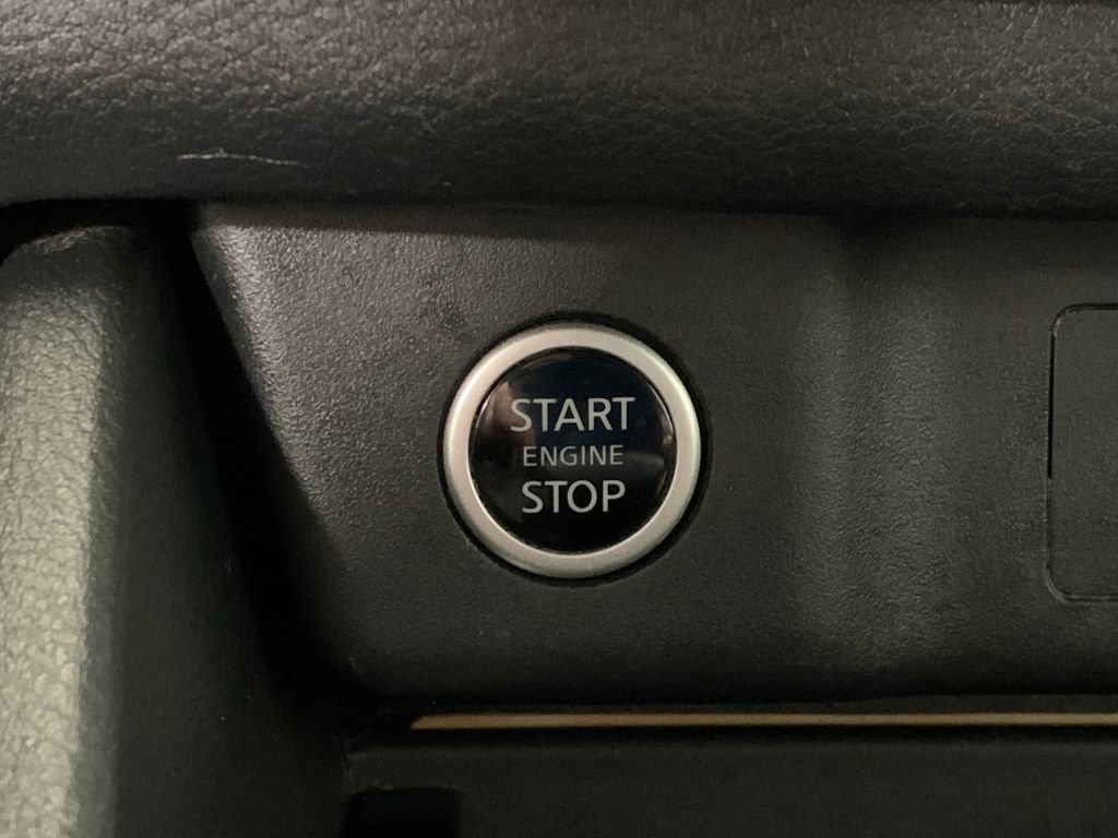 Used 2023 Nissan Rogue S image 24