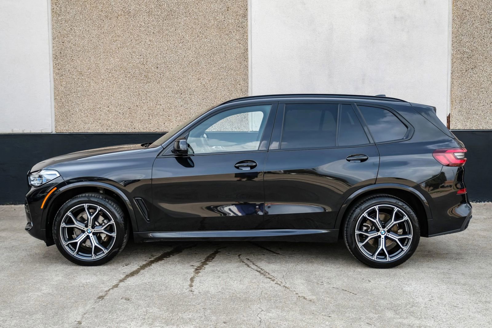 Used 2023 BMW X5 sDrive40i w/ Executive Package image 8