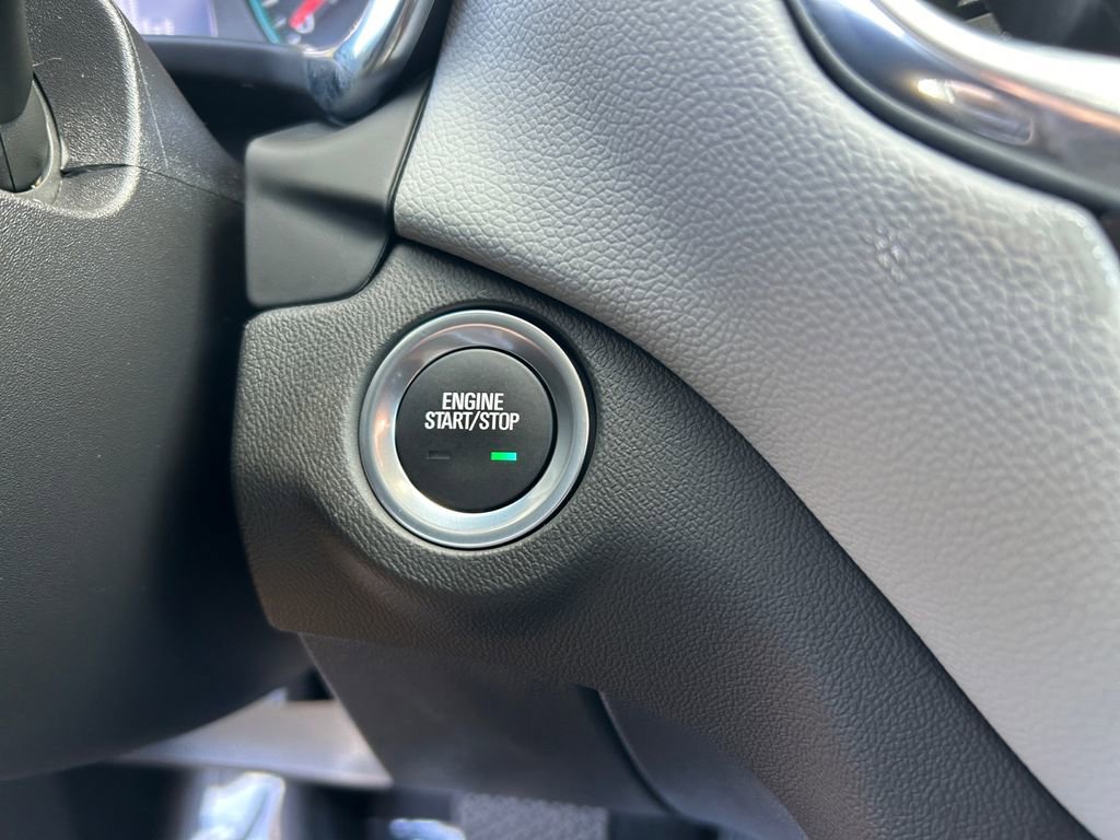 Used 2022 Chevrolet Equinox LS image 36