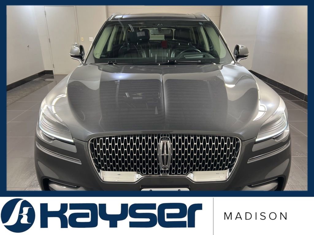 Used 2023 Lincoln Aviator Reserve w/ Equipment Group 201A image 2