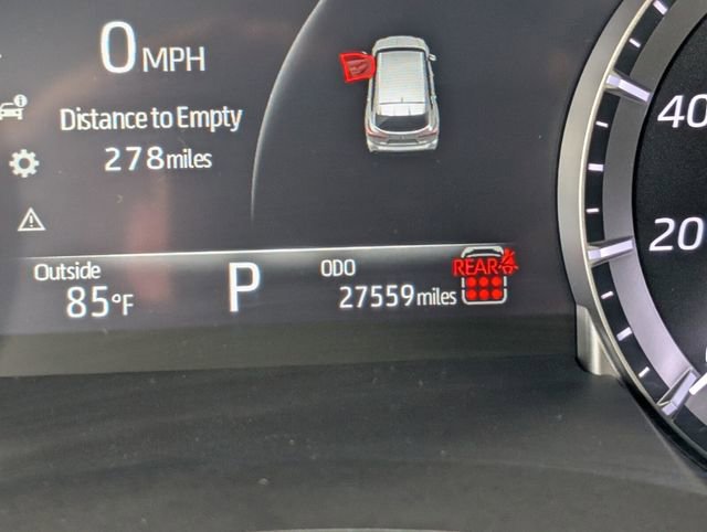 Used 2024 Toyota Highlander LE FWD image 23